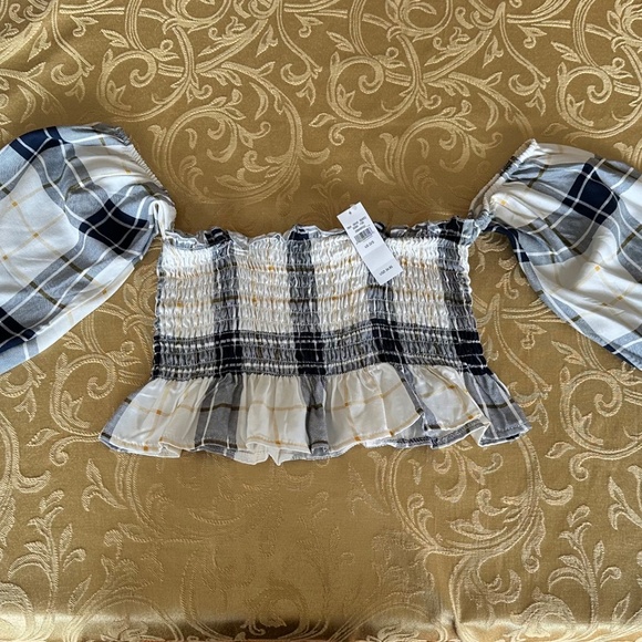 Smocked Off the Shoulder Crop Top NEW with Tag - Picture 4 of 4